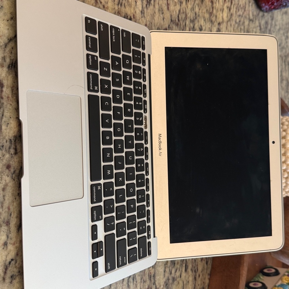 Apple MacBook Air Silver with Black Keyboard 2015